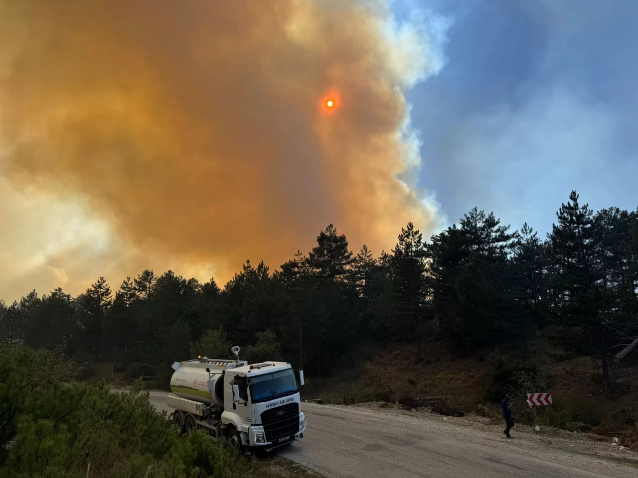 Karabük'ün Aladağ mevkisinde orman yangını! Havadan ve karadan müdahale sürüyor