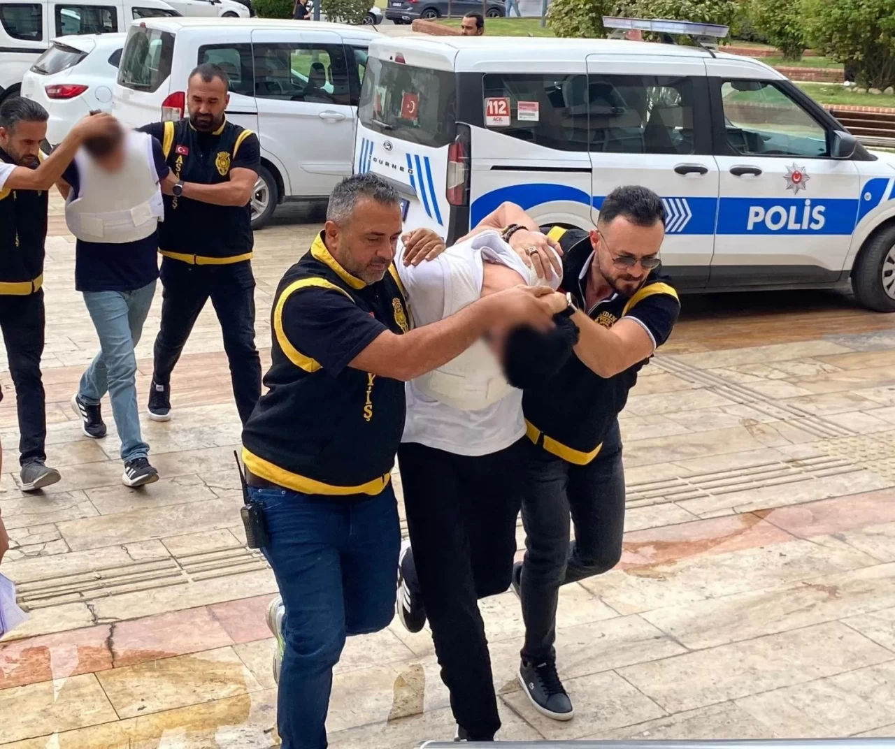 Aydın’da silahlı kavga: 7 yerinden yaralanan vatandaş hastaneye kaldırıldı
