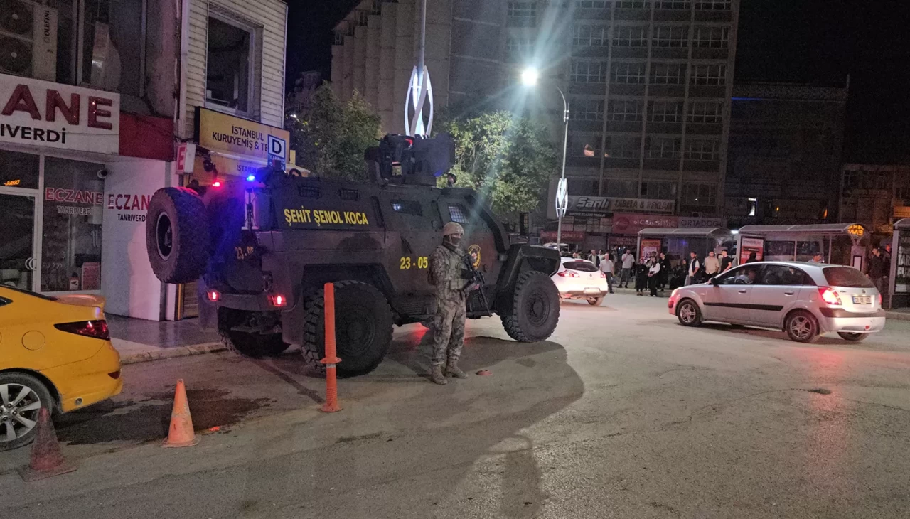 Elazığ'da geniş çaplı asayiş uygulamasında yüzlerce araç ve şahıs denetlendi