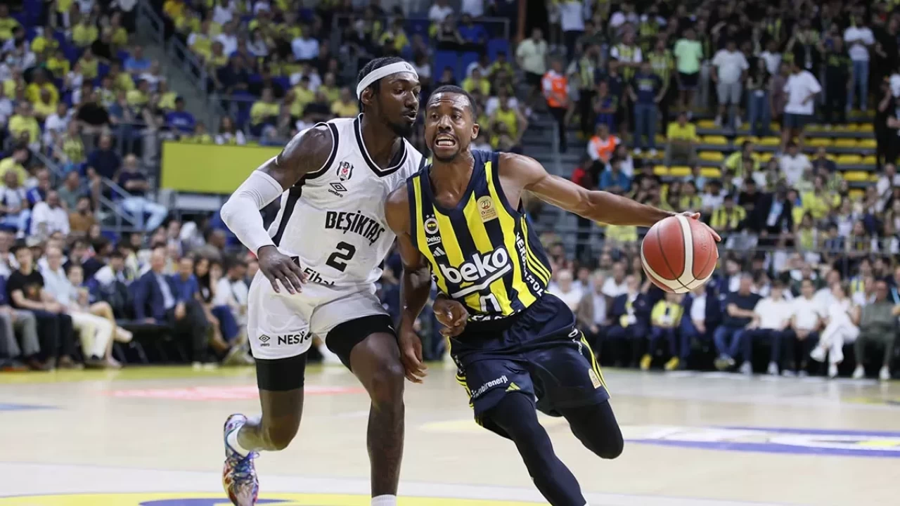 38. Erkekler Cumhurbaşkanlığı Kupası’nda Fenerbahçe Erkek Basketbol Takımı ile Beşiktaş Erkek Basketbol Takımı karşı karşıya