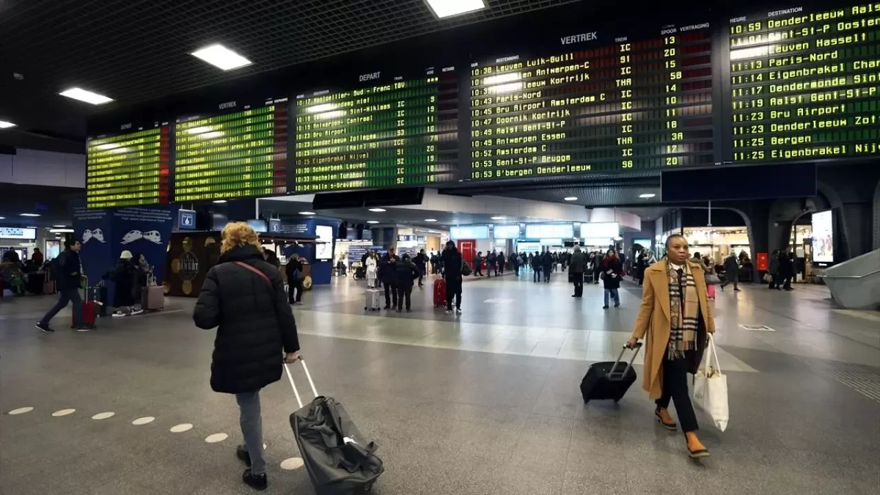 Brüksel Havalimanı'nda 14 Ekim'deki gidiş yönlü bütün uçuşlar iptal edildi
