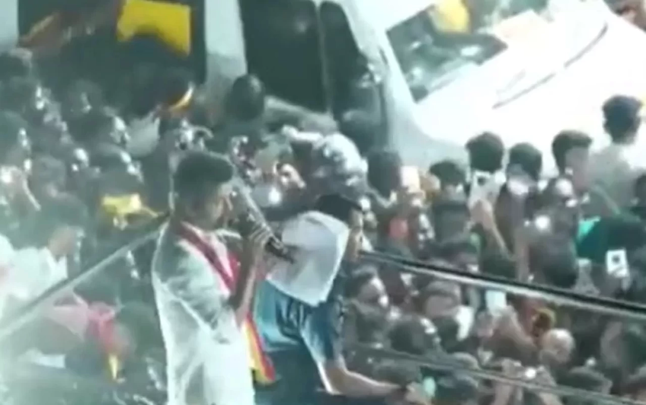 Hindistan’da miting sırasında izdiham