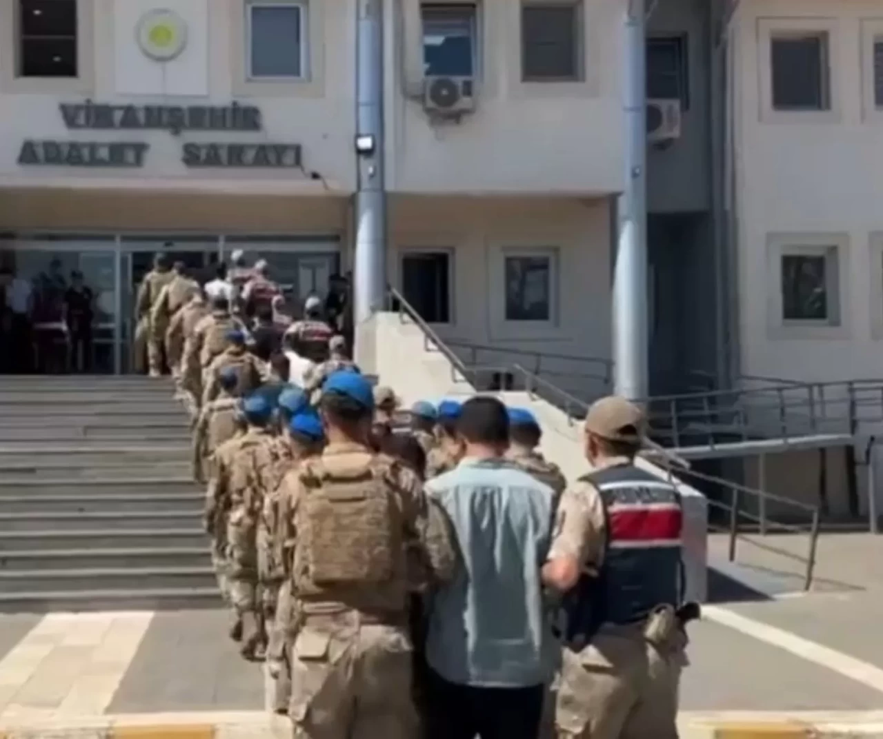 Şanlıurfa Viranşehir’de organize suç örgütüne operasyon: Suçüstü yakalandılar