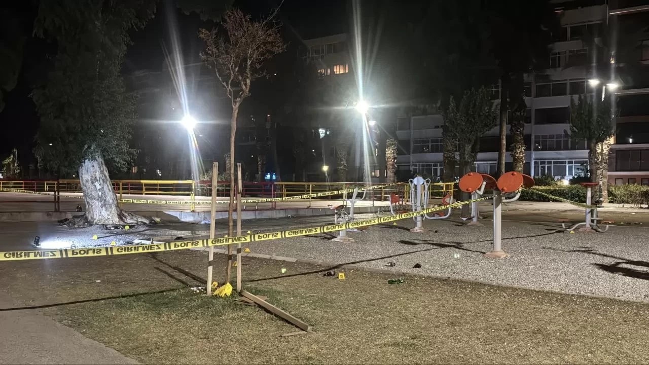 İzmir'de iki grup arasında silahlı kavga: 1 ölü, 6 yaralı