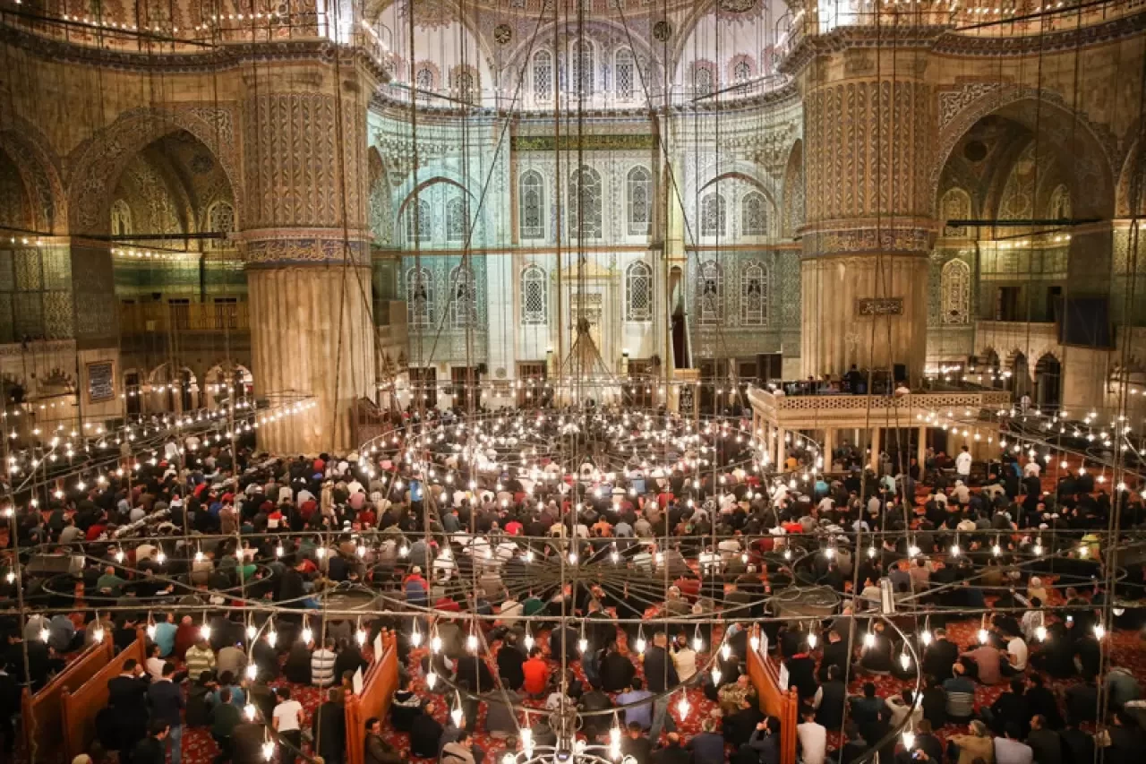 Cuma Namazına Geç Kalanlar: Selamdan Sonra Kılınmayan Rekatler Nasıl Tamamlanır?