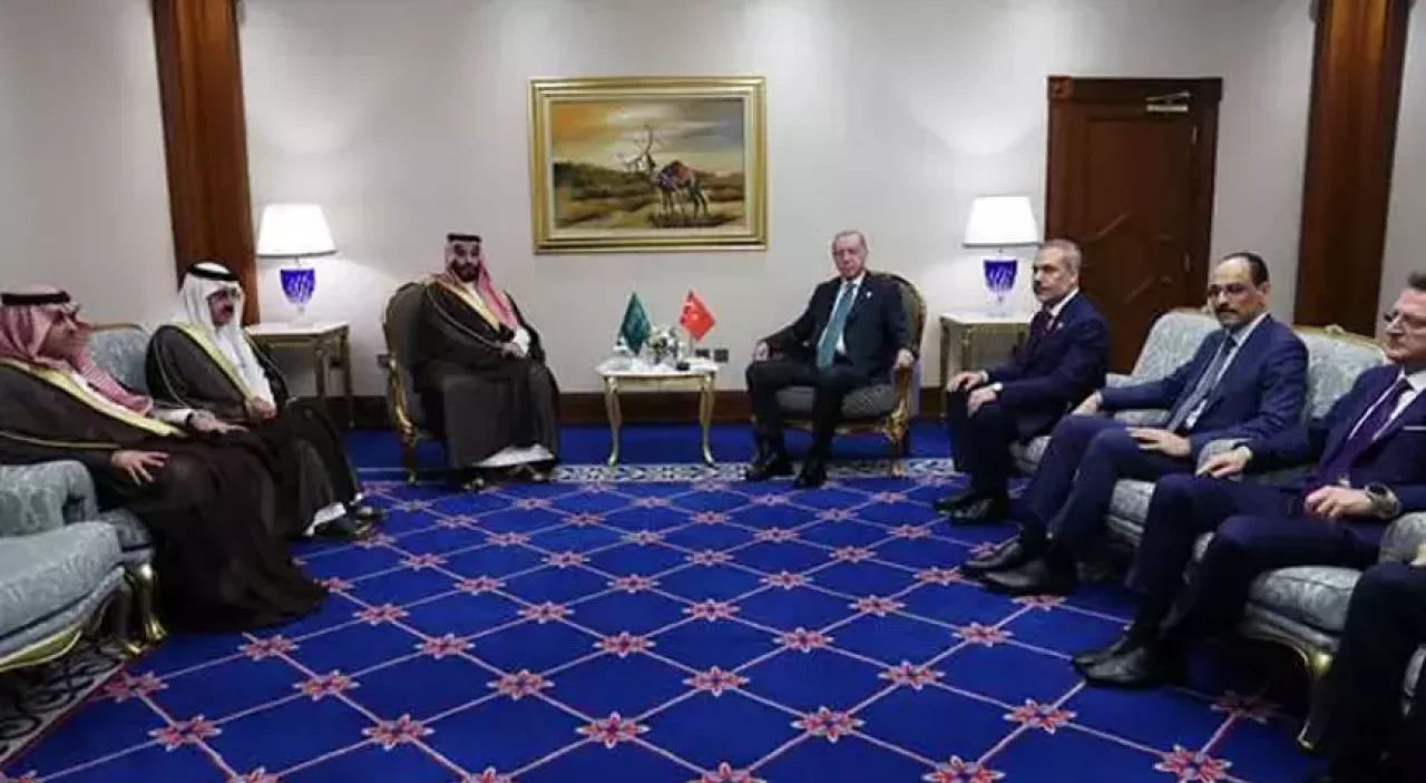 Cumhurbaşkanı Erdoğan'dan Katar’da liderlerle peş peşe kritik zirveler