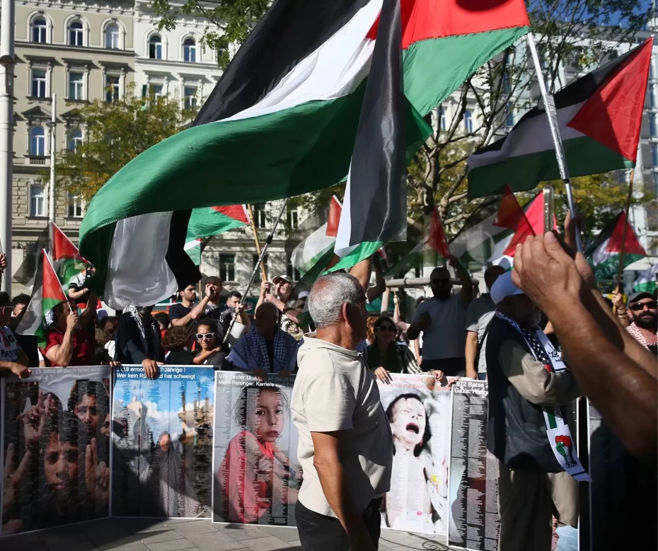 Viyana’da binlerce Filistin destekçisi sokakta: İsrail’e yaptırım çağrısı