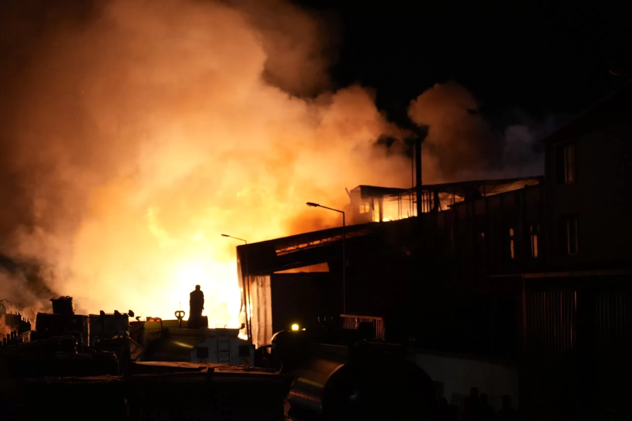 Samsun’da kereste fabrikasındaki yangın kontrol altına alındı