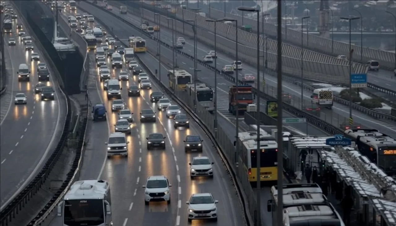 Karayollarında çalışma yapılan kesimlerde sürücülere uyarı!