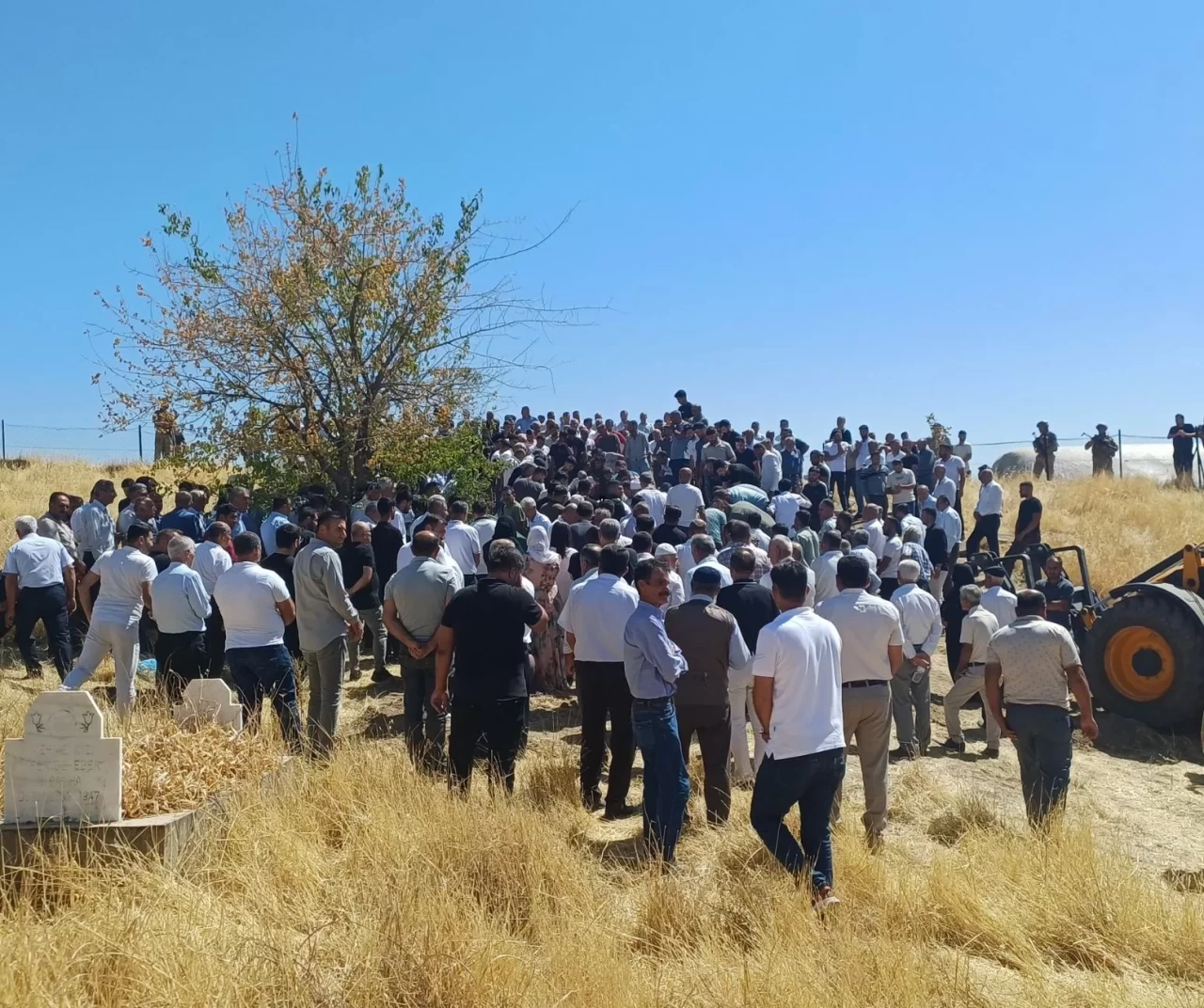 Batman'da silahlı saldırı sonucu ölen 4 kişinin cenazesi defnedildi