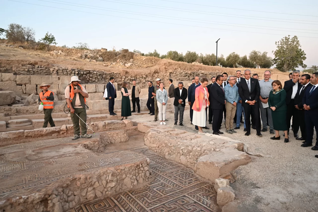 Kültür ve Turizm Bakanı Ersoy, Dülük Antik Kenti'ni ziyaret etti