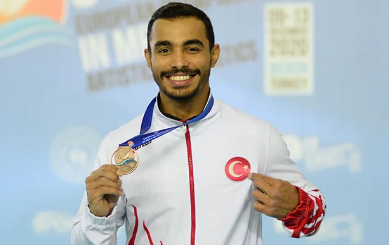 Ferhat Arıcan, Dünya Challenge Kupası’nda altın madalya kazandı