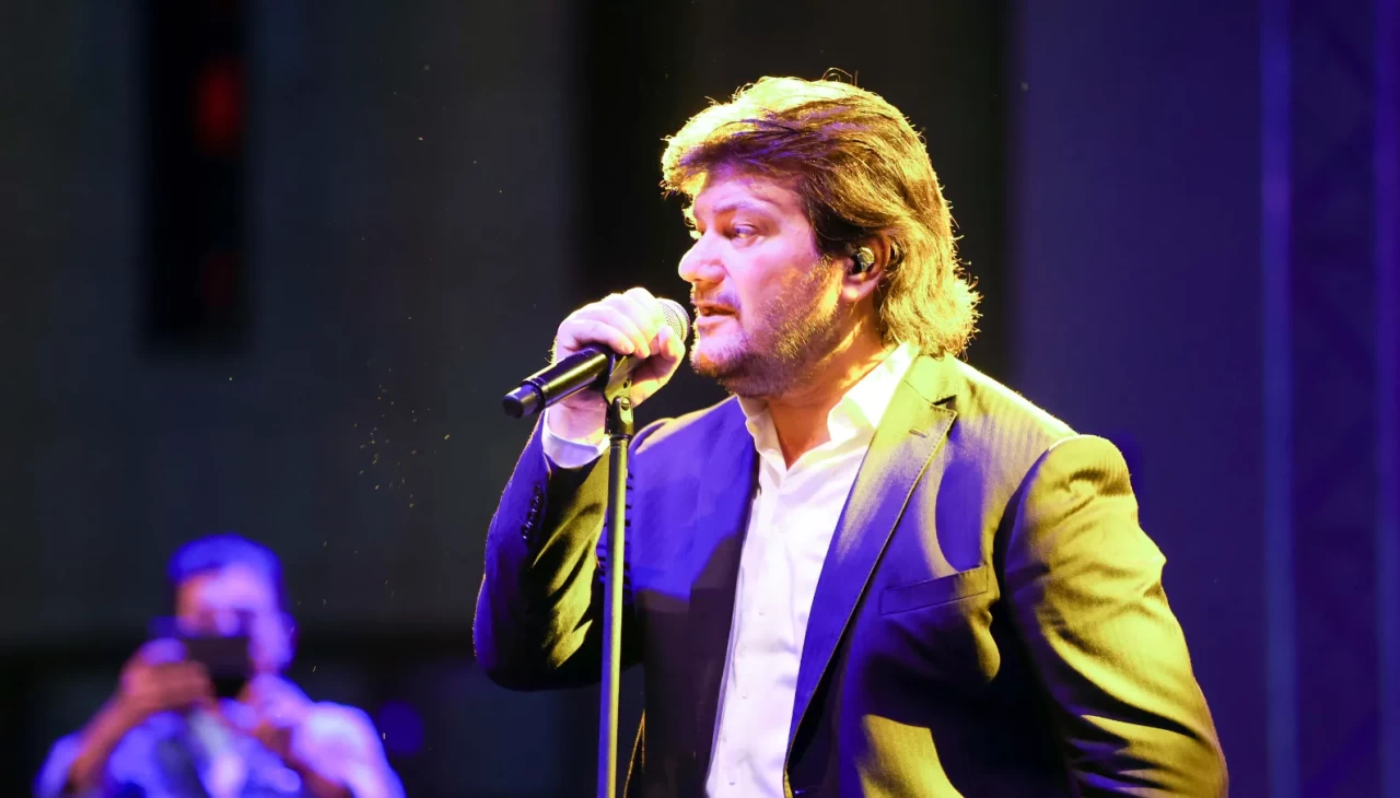 Başarılı sanatçı Ahmet Şafak, Kayseri'de sevenleriyle buluşmaya hazırlanıyor