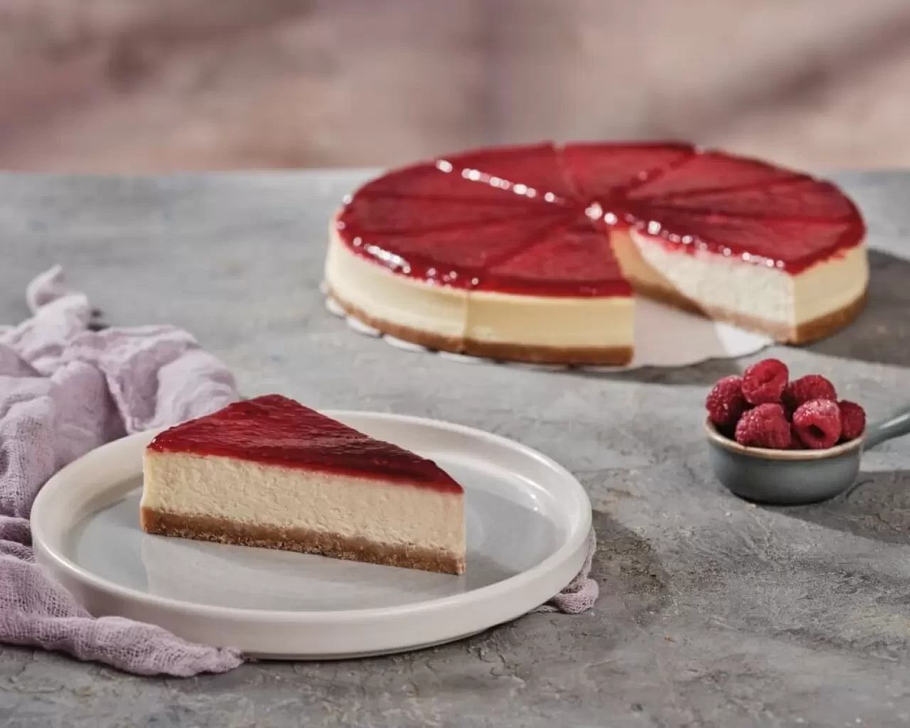Frambuazlı Cheesecake Tarifi: Malzemeleri, Pişirme Süresi ve Yapılışı