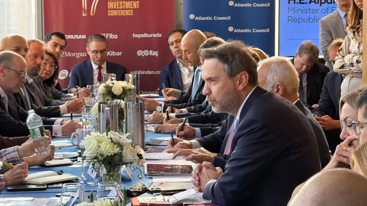 Enerji ve Tabii Kaynaklar Bakanı Bayraktar: "Rüzgar ve güneş enerjisinde 120 GW’lık kurulu güce ulaşmak istiyoruz"