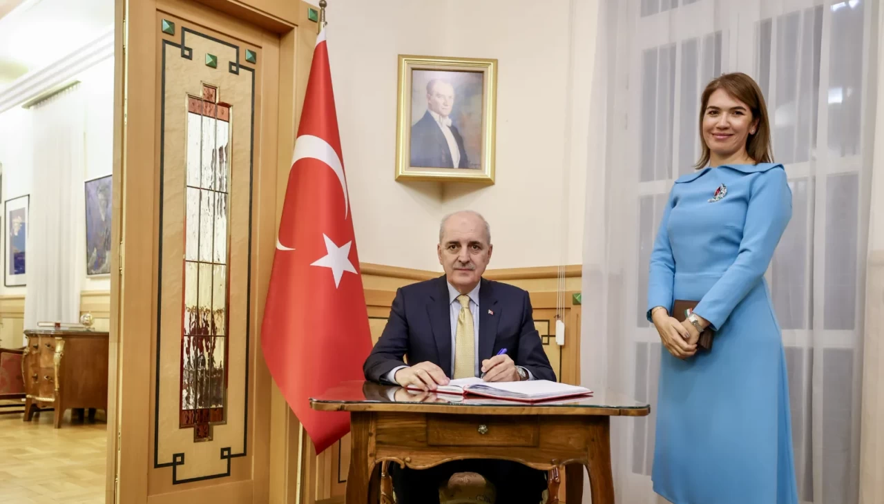 TBMM Başkanı Kurtulmuş, Türkiye'nin Budapeşte Büyükelçiliğini ziyaret etti