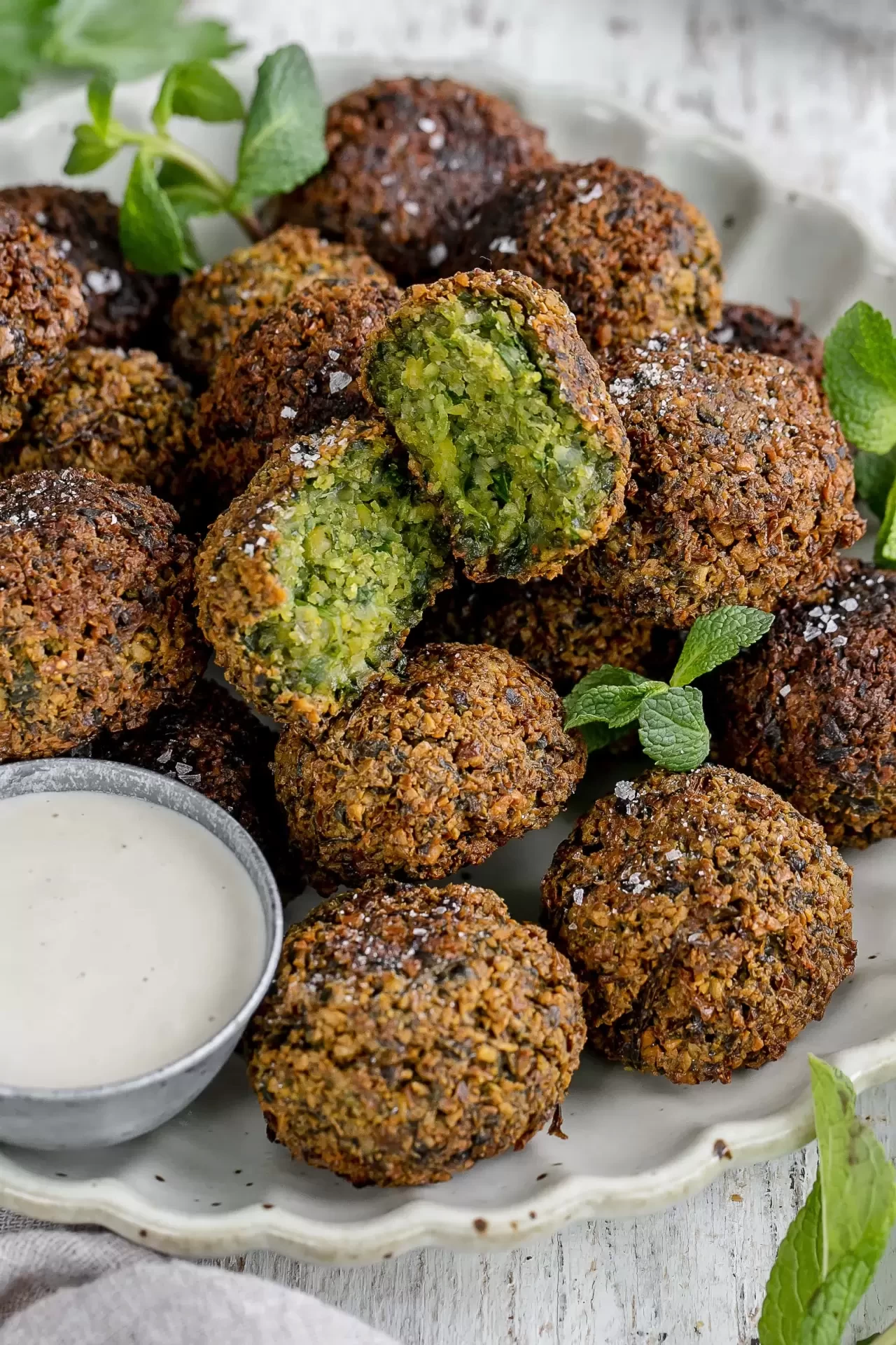 Falafel tarifi, malzemeleri, kalorisi, pişirme süresi ve yapılışı