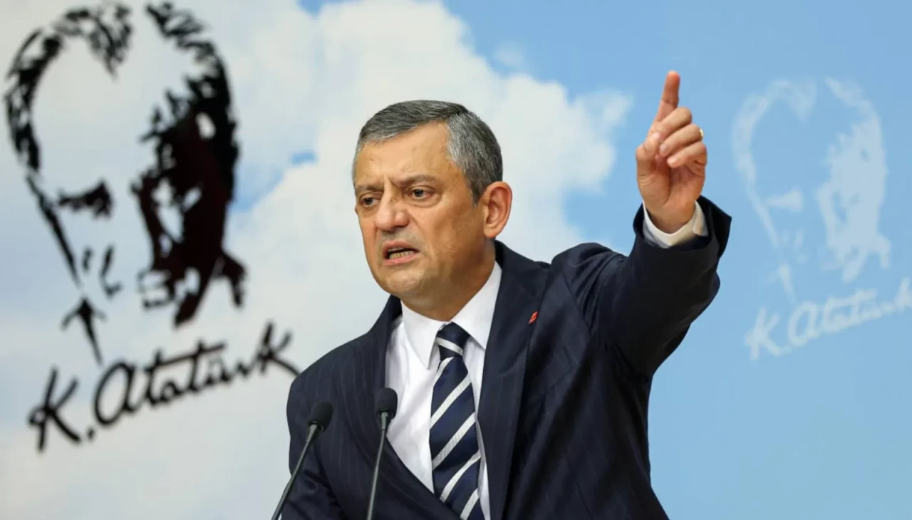 CHP'de il başkanları genel merkezi telefon yağmuruna tuttu! Gürsel Tekin ve Berhan Şimsek ise savaş açtı!