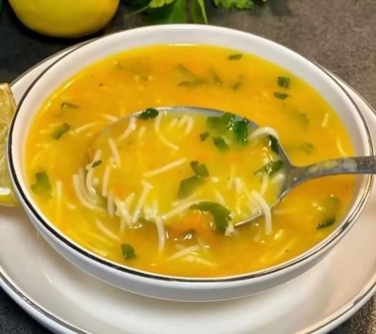 Havuçlu Şehriye Çorbası Tarifi: Pratik ve Besleyici Lezzet