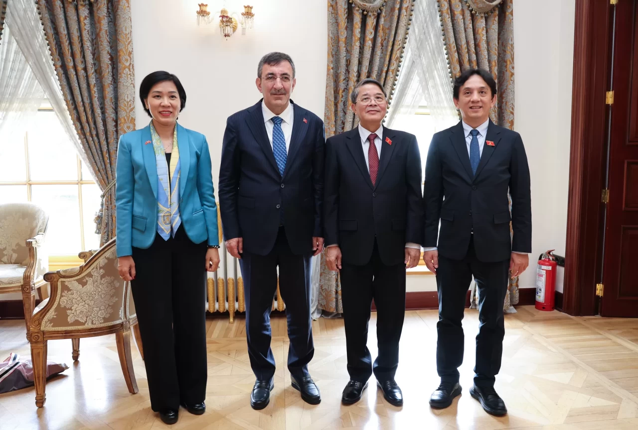 Cumhurbaşkanı Yardımcısı Yılmaz, Vietnam Ulusal Meclis Başkan Yardımcısı Nguyen Duc Hai kabul etti