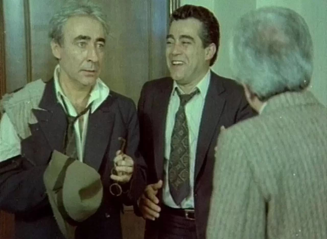 Namuslu Filmi Konusu ve Oyuncuları: İzleyiciye Ne Sunuyor?