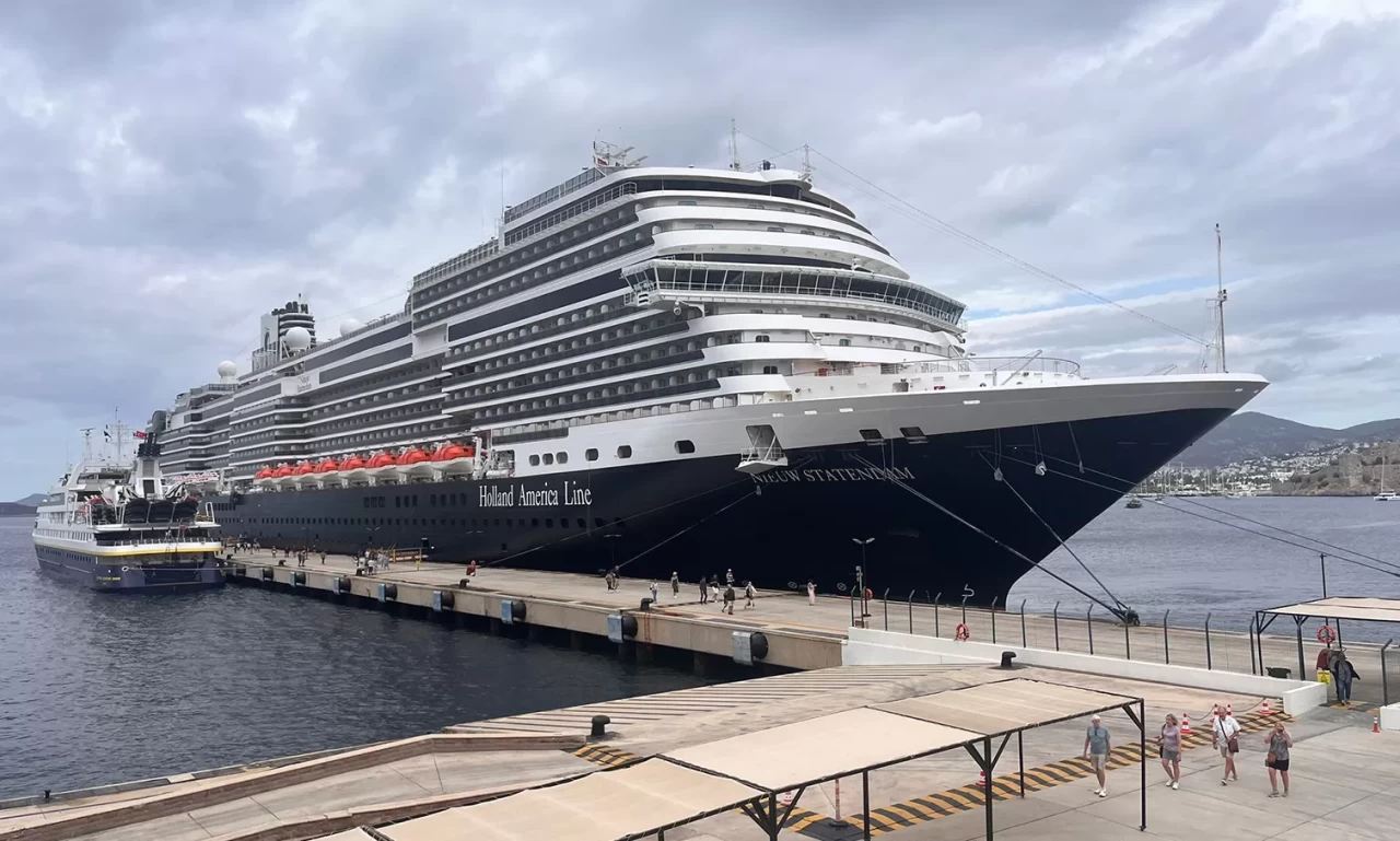 Bodrum’a ilk kez geldi, 2 bin 592 yolcu getirdi