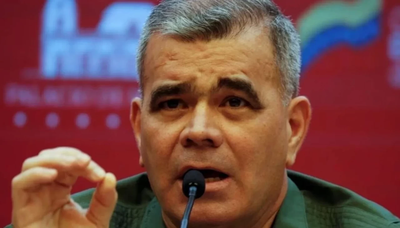 Venezuela’da şok operasyon: Uyuşturucu kaçakçılarına ait gizli pist yerle bir edildi