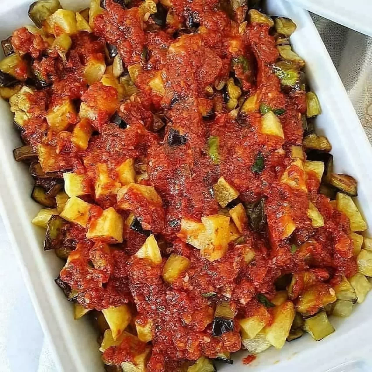 Şakşuka tarifi: Yaz sofralarının renkli mezesi