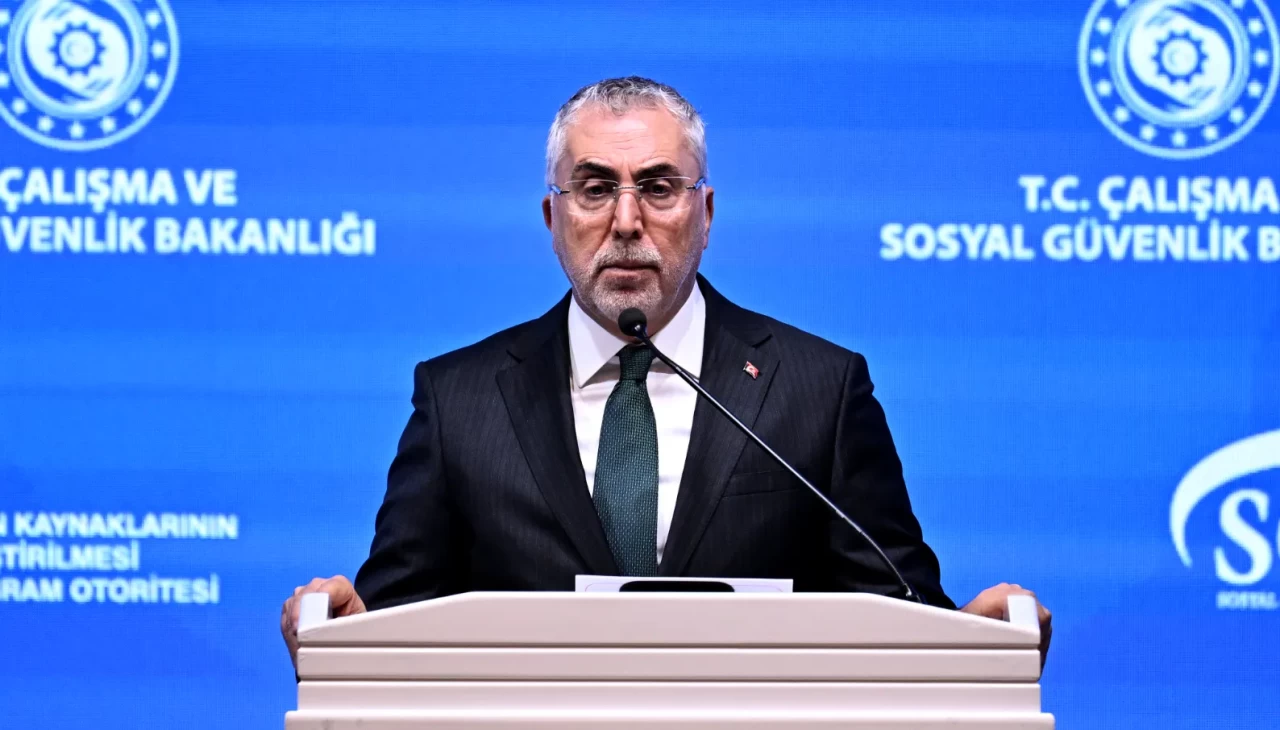 Bakan Işıkhan'dan CHP'ye sert tepki: 'Meclis'te nöbet tutacağınıza, SGK borçlarını ödeyin'