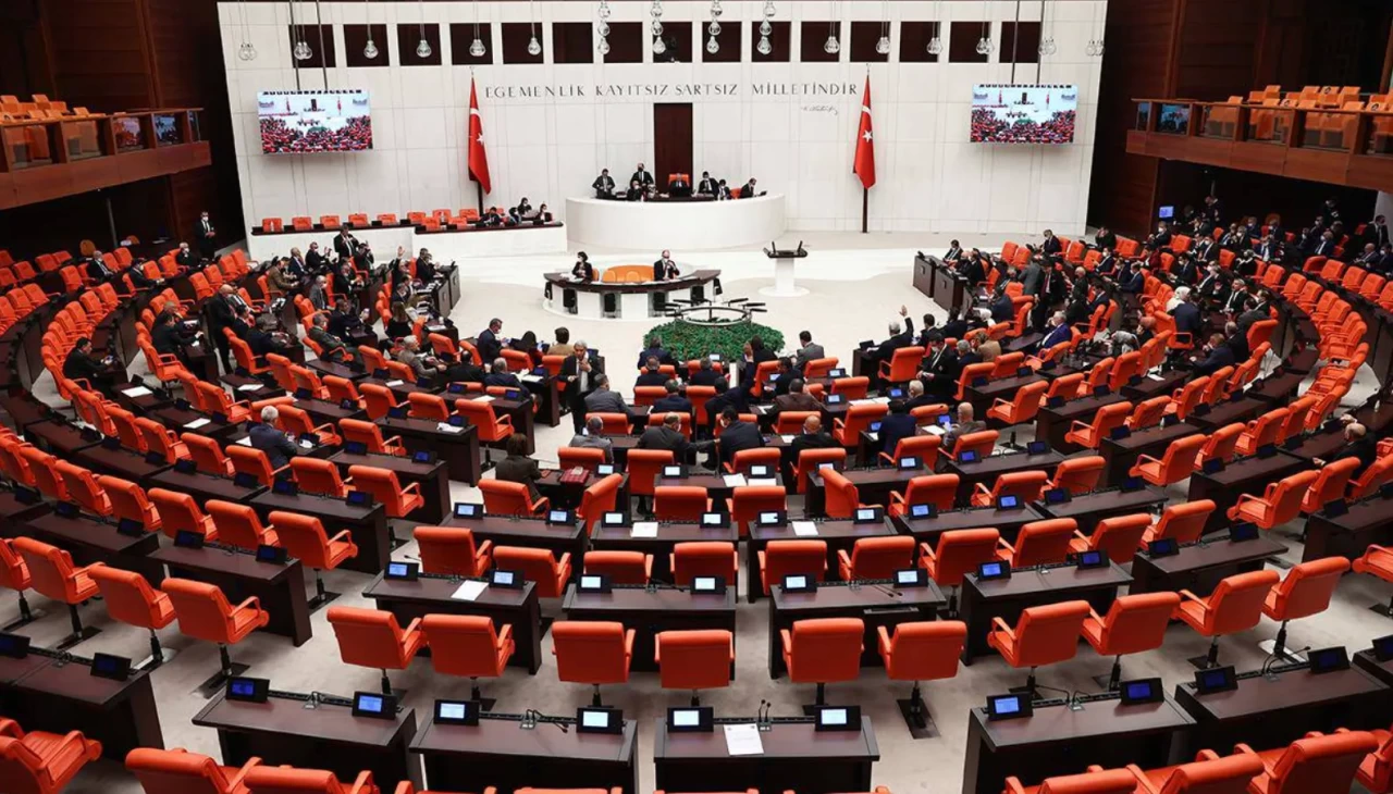 Meclis'te emekli mesaisi başladı! Yeni zam oranları ve kanun teklifi Genel Kurul gündeminde