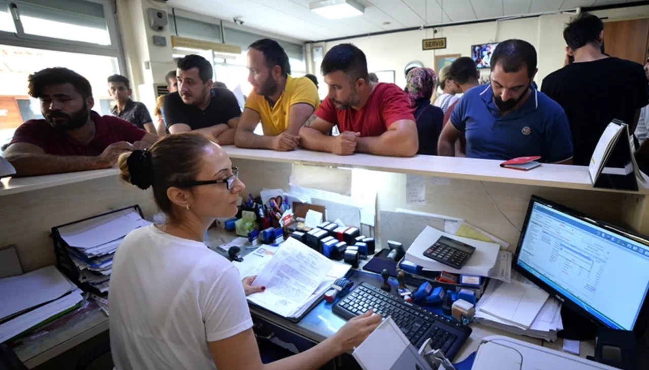 Noter çalışma saatleri 2026: Noterler kaçta açılıyor, kaçta kapanıyor güncel? Hafta içi ve hafta sonu 2026 noter çalışma saatleri ve nöbetçi noter listesi! Öğle arası saati ve cumartesi çalışma detayları