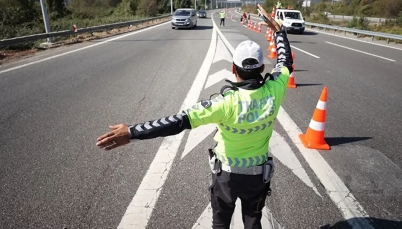 İstanbul’da bugün hangi yollar kapalı? 19 Nisan 2026 trafiğe kapalı yollar ve alternatif güzergahlar listesi