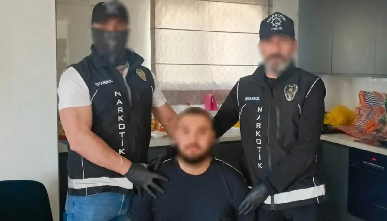 Interpol'un en çok arananlar listesindeydi! Zanlı eylem hazırlığında yakalandı