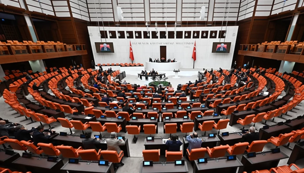 Meclis'ten dev vergi paketi: Yurt dışı kazançlarına 20 yıl muafiyet, borçlara 72 ay taksit