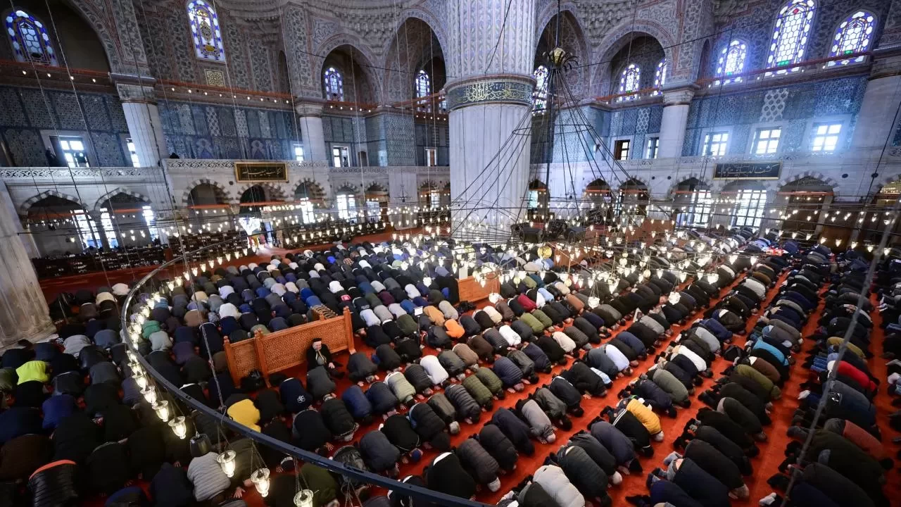 Bayram namazı saatleri il il Diyanet güncel liste 2026: Kurban Bayramı namazı saat kaçta?