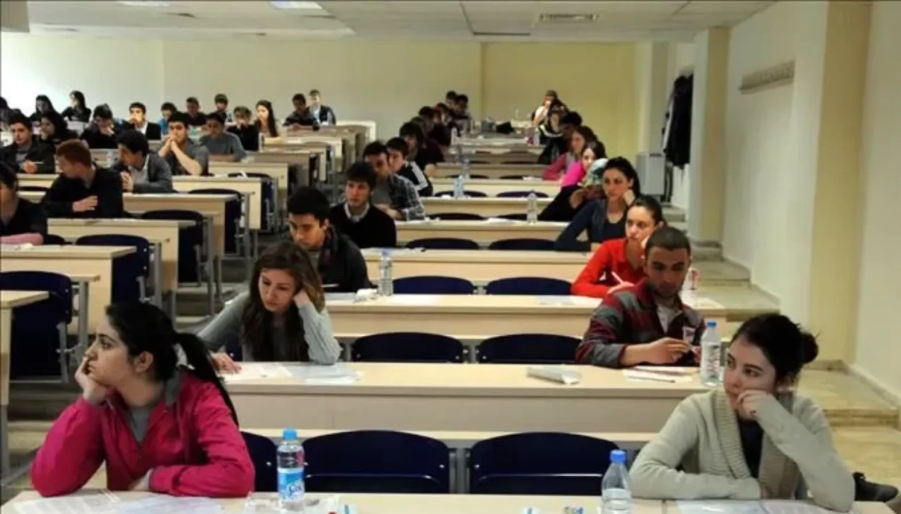 Mavi diploma veren özel üniversiteler hangileri? Koç, Bilkent, Sabancı, Bahçeşehir dahil tam liste ve mavi diploma şartları...