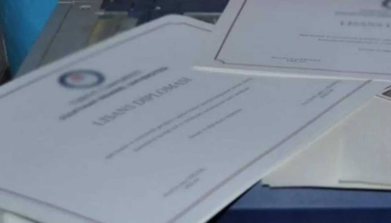 MAVİ DİPLOMA NEDİR, NE İŞE YARAR? Mavi Diploma veren üniversiteler listesi ve geçerli olduğu ülkeler (2026)