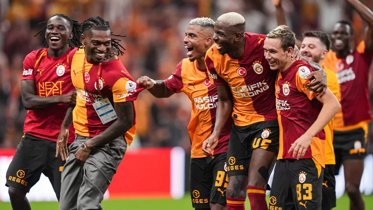 Galatasaray'ın Şampiyonlar Ligi kadrosu belli oldu! İşte UEFA'ya bildirilen liste