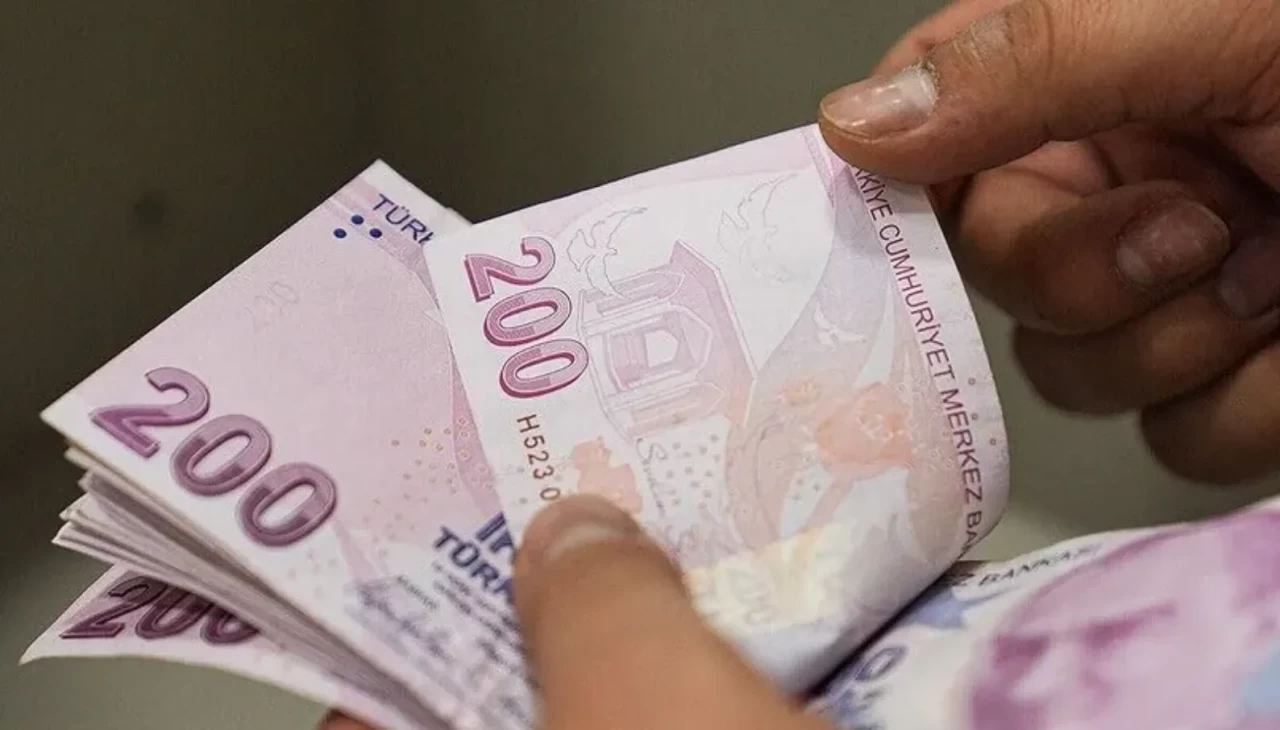 Emekli Öğretmen Maaşı Ne Kadar Oldu? (2026 Temmuz Zamlı Liste)
