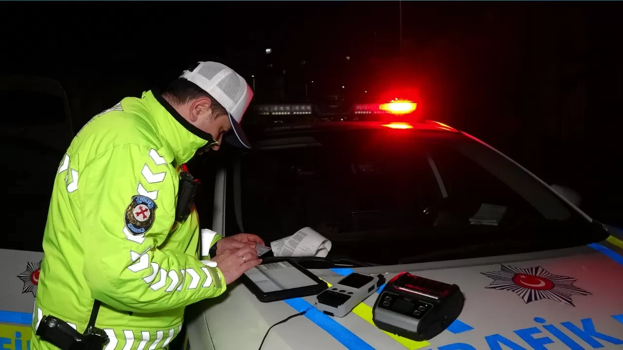 Erzurum’da polisten kaçarken motosiklete çarpan alkollü sürücüye 265 bin lira ceza