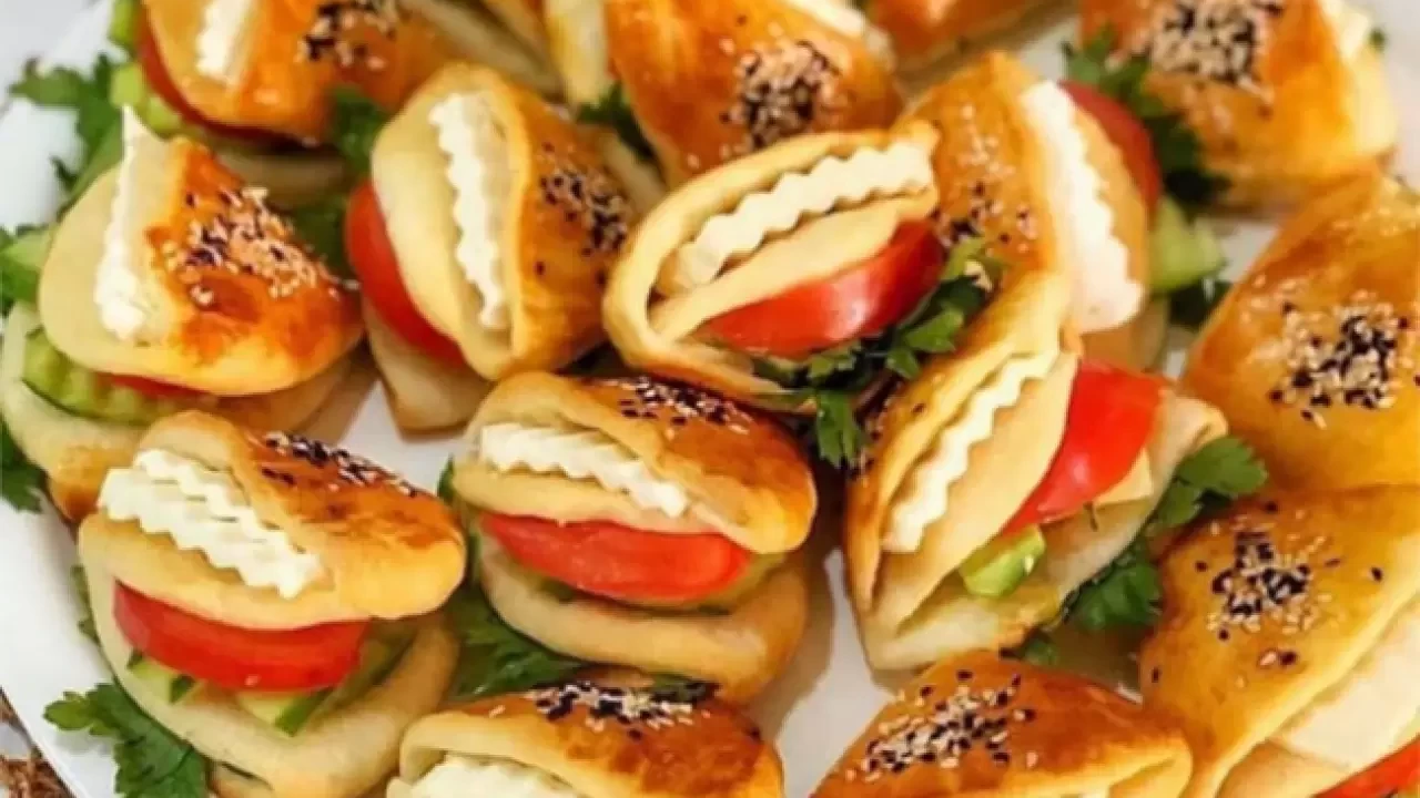 Cepli Poğaça Tarifi: Kahvaltıların Vazgeçilmezi