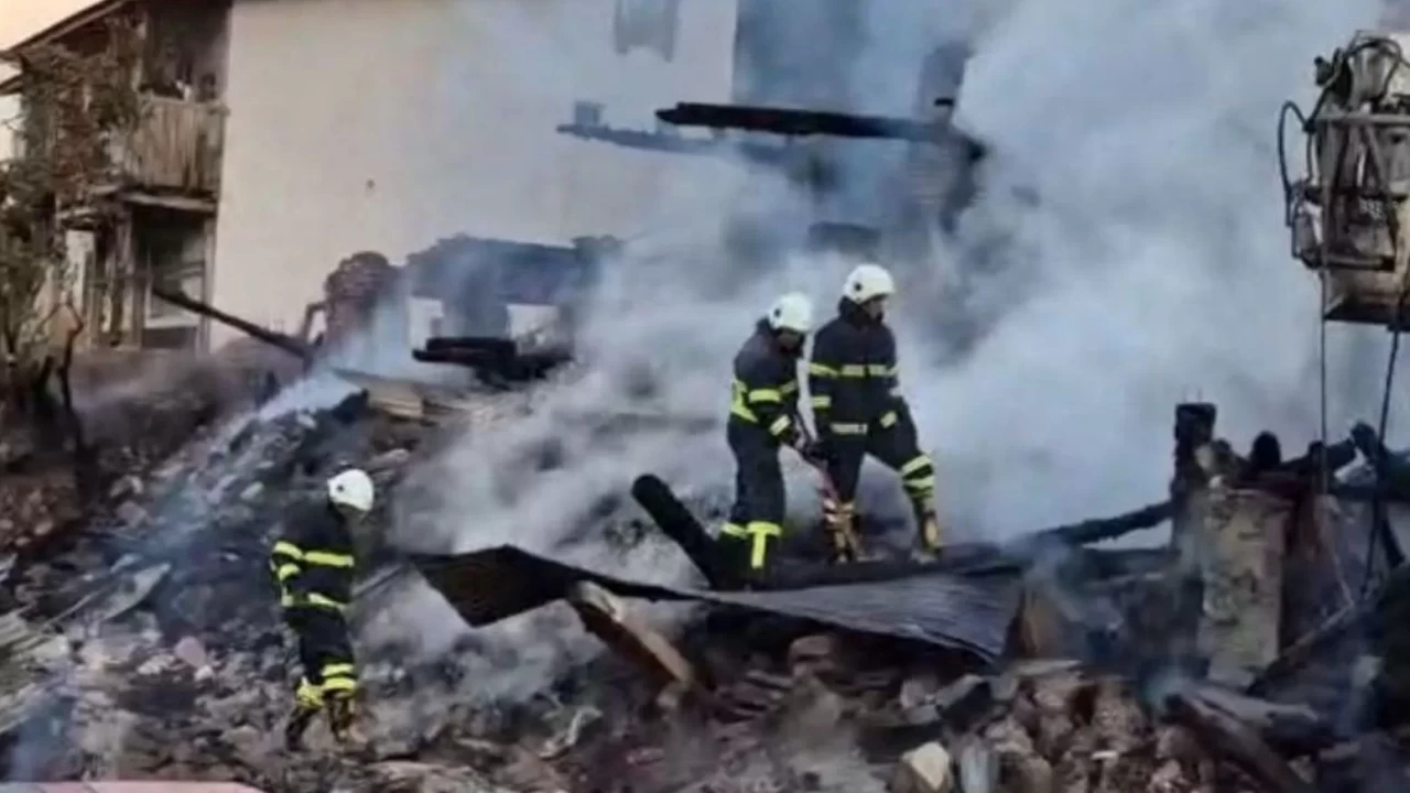 Sobadan çıkan yangın felakete dönüştü: İki engelli kardeş hayatını kaybetti