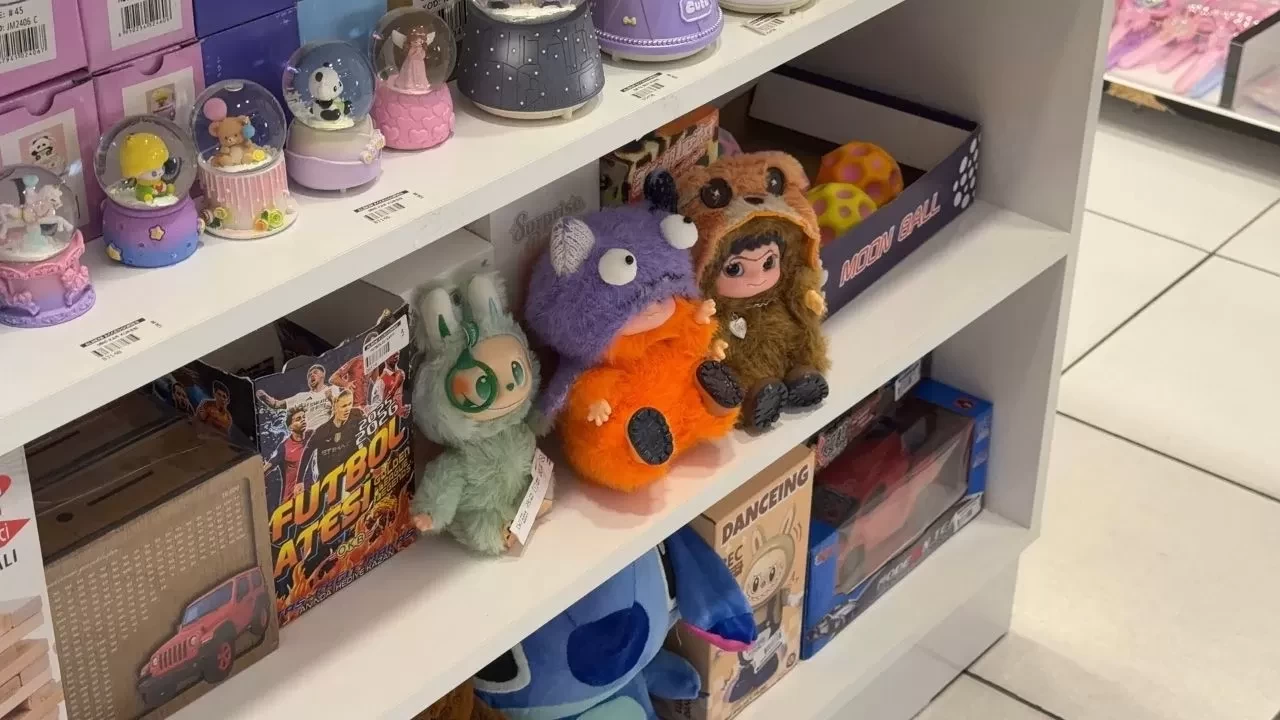 Labubu oyuncağı çaldılar! Hırsızlık anı kamerada