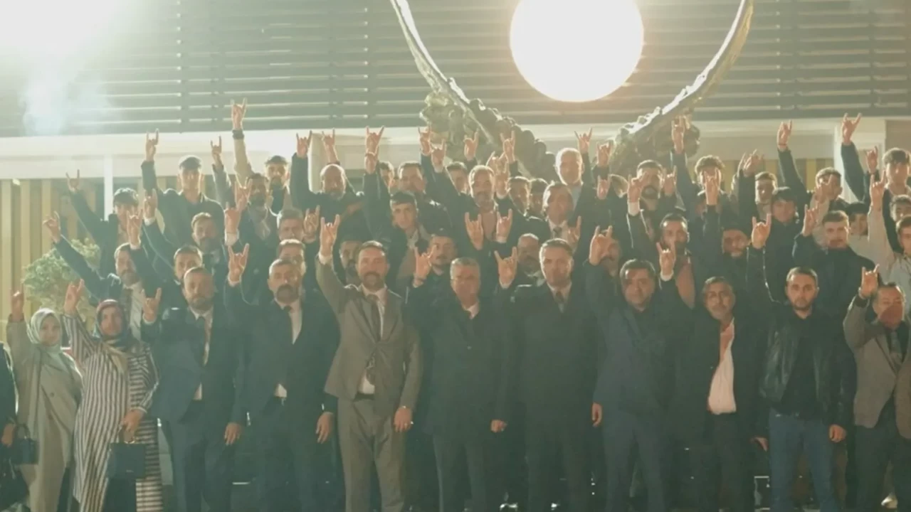 Ülkü Ocakları Erzurum’da bağımlılıkla mücadele programı düzenledi