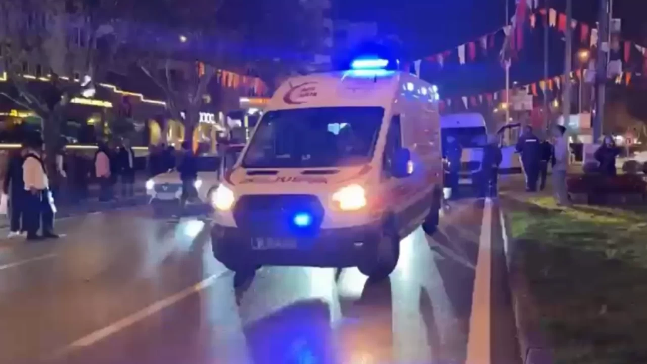 Bursa’da yolun karşısına geçmek isterken feci şekilde yaralandı! Servis minibüsü çarptı