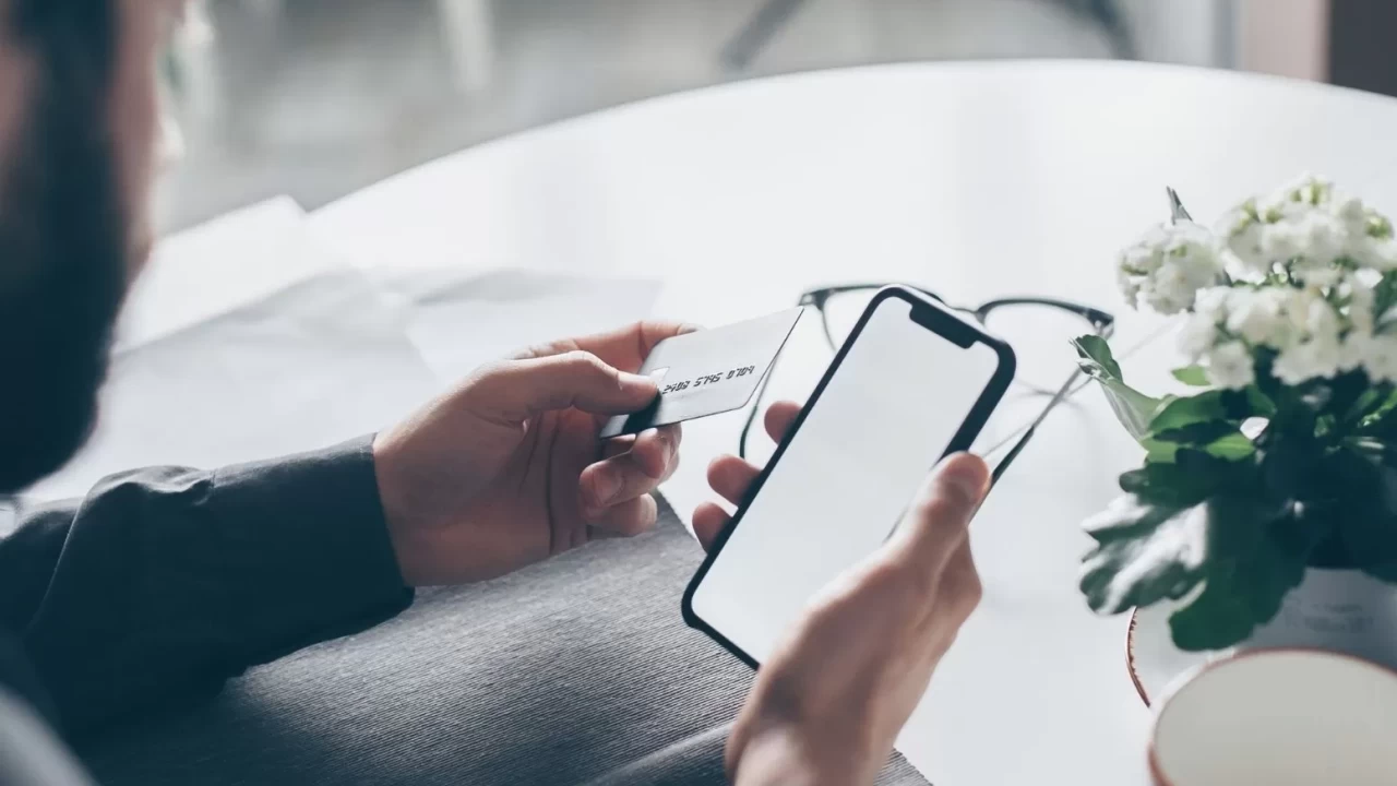 Sosyal medya üzerinden  güvenli ödeme yöntemi  vaadiyle 641 milyon liralık vurgun