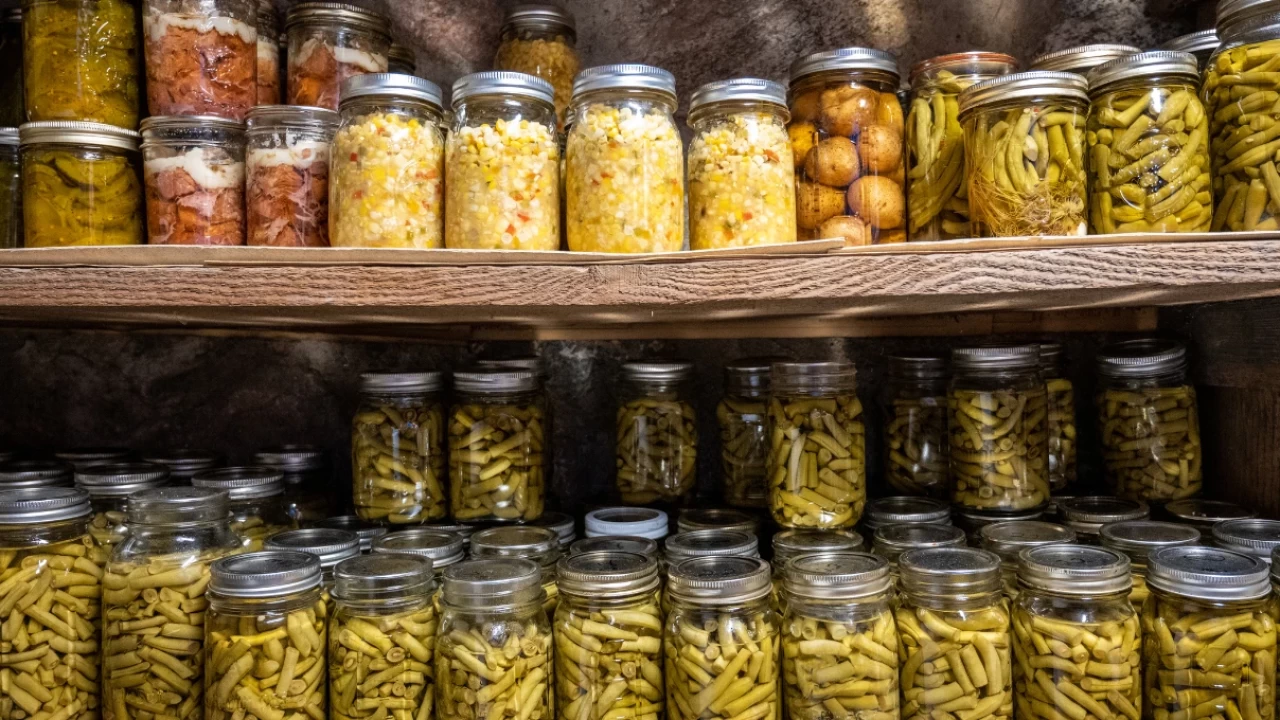 Kış Sofralarına Lezzet Katacak En Pratik Köy Konservesi Tarifleri