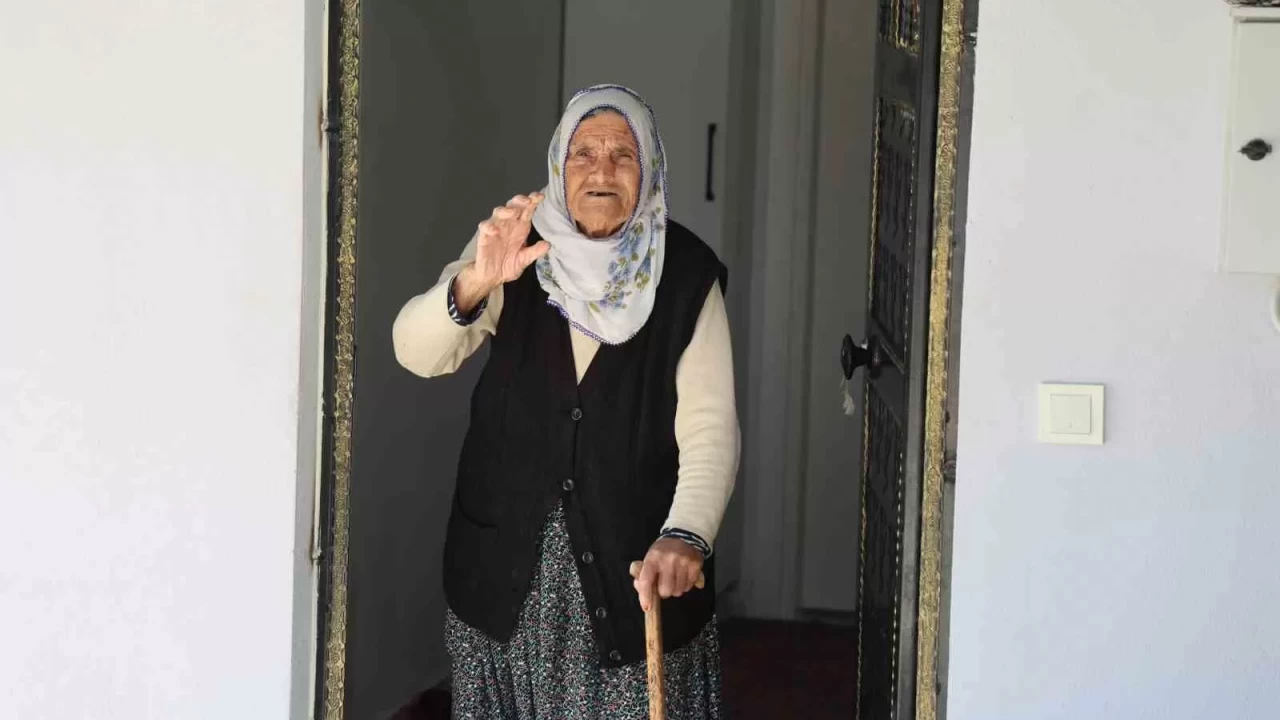 Depremzedelerin yeni ev sevinci: Fatma nine duygularını böyle anlattı