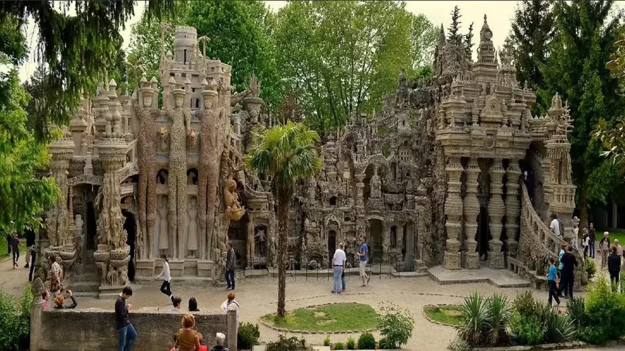 Kusursuz Saray Filminin Konusu Nedir, Oyuncu Kadrosunda Kimler Var?