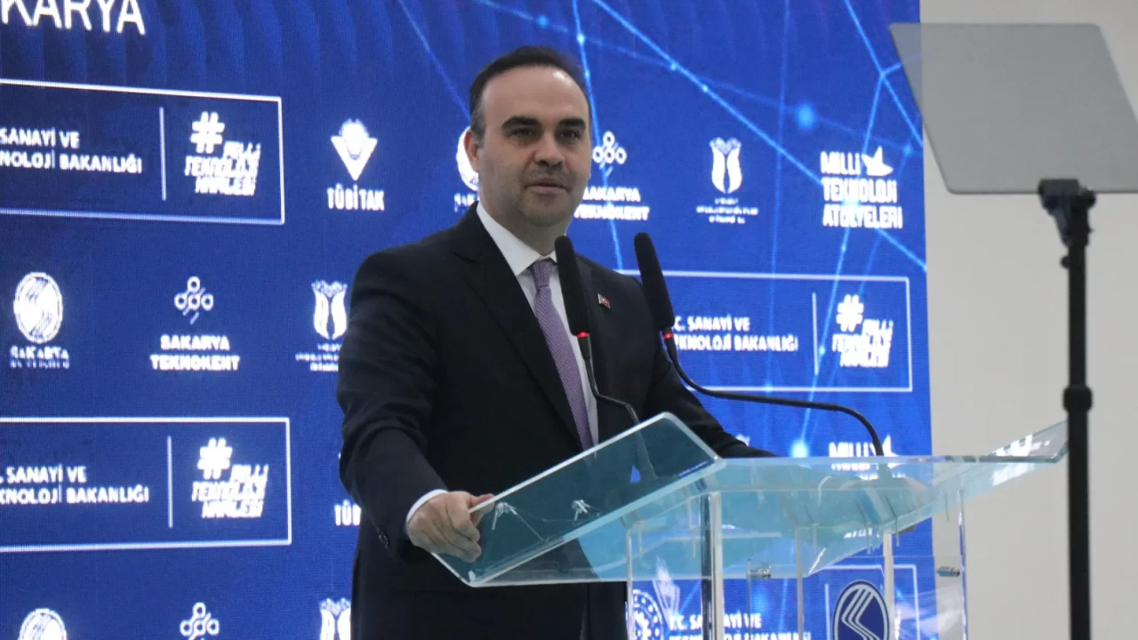 Savunma sanayiinde ezber bozan dönüşüm! Bakan Kacır’dan teknolojide Türkiye Yüzyılı vurgusu